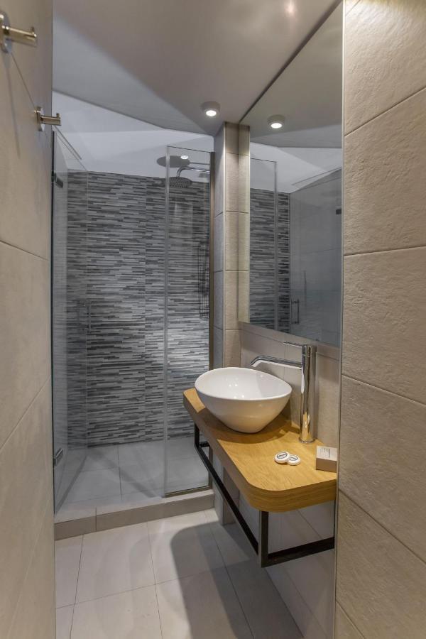Cozy Apartment In Syntagma-Plaka By Ghh Athens Ngoại thất bức ảnh